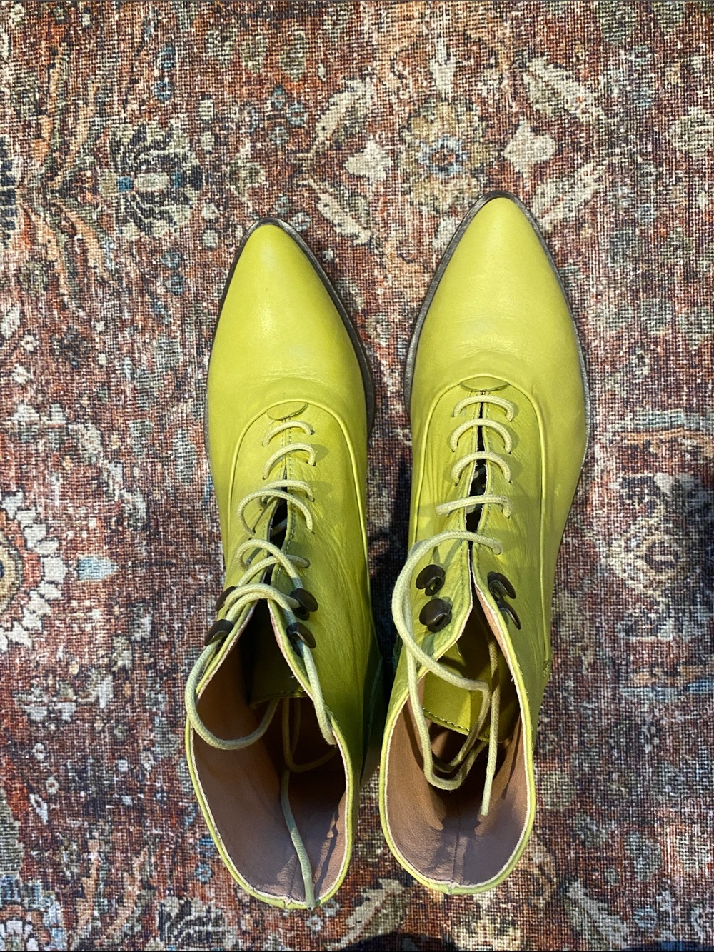 Intentionally Blank, West Lime Green Lace-Up Leather Ankle Boots. Size 39. - Picture 8 of 11
